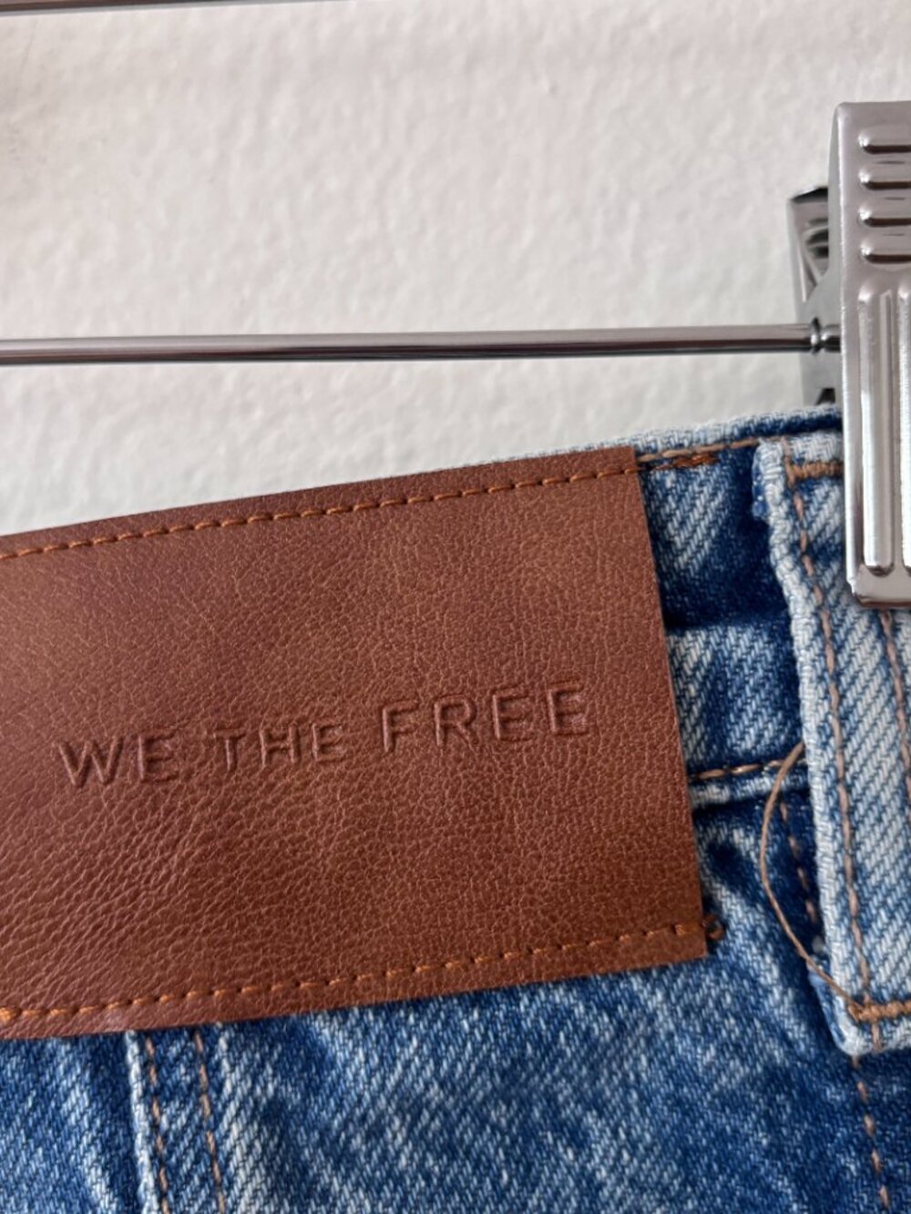 We The Free People Shadow Patch Heart Barrel Good Luck Jeans - Picture 10 of 11